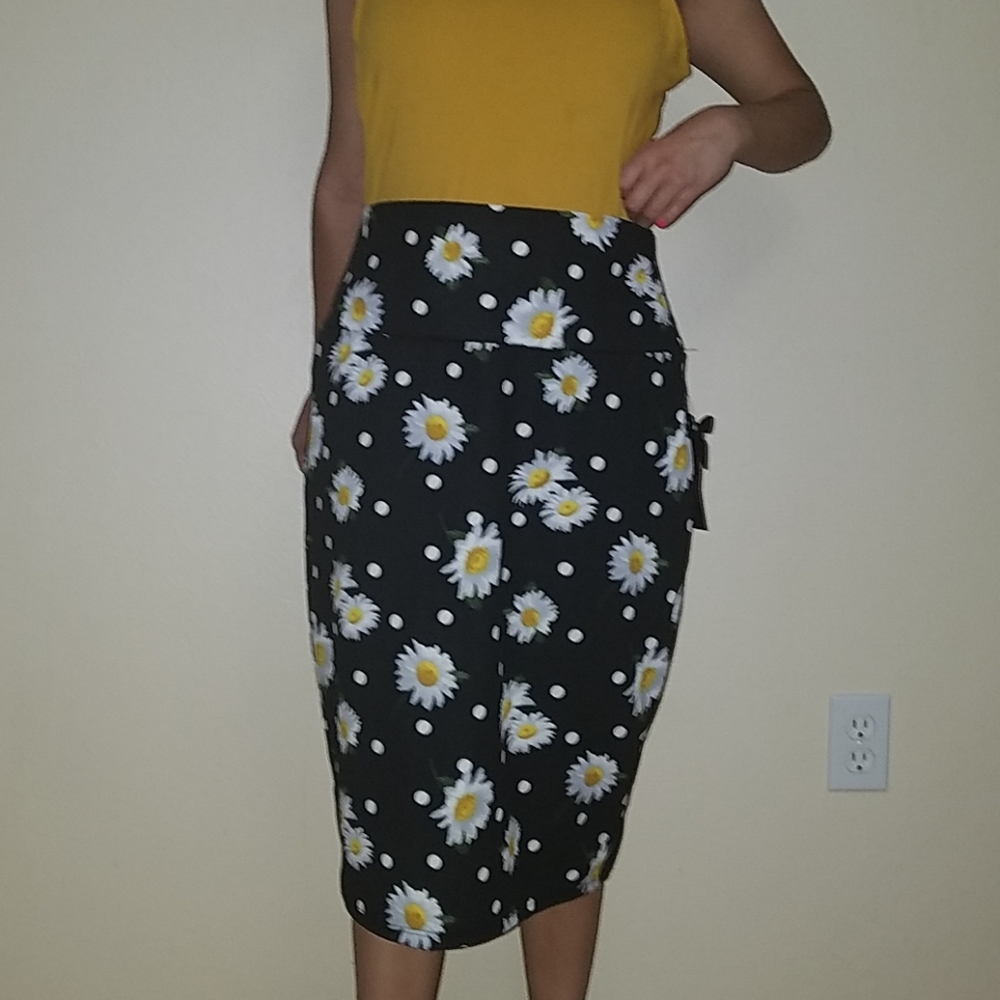 Daisy pokadot skirt